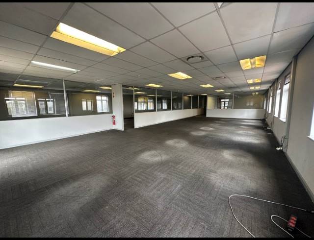 1,818M² OFFICE TO LET IN CENTURY CITY